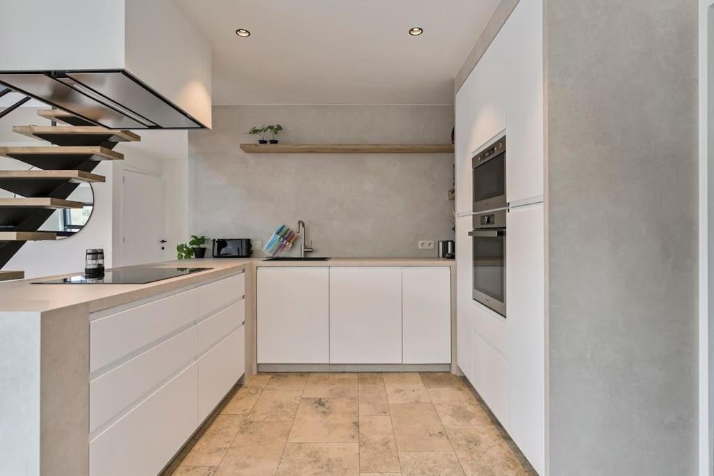 Schitterende loft met jacuzzi en sauna in Mechelen Buitenkant foto